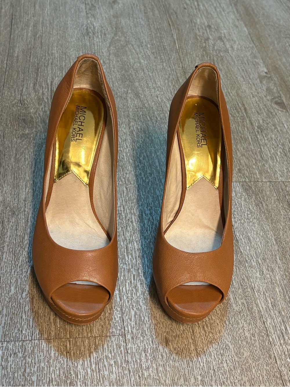 MICHAEL KORS PEEP TOE COGNAC PUMPS SIZE 10M